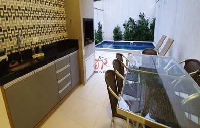 Imagem: A casa em condomínio possui 4 Dormitórios, 4 Banheiros, 2