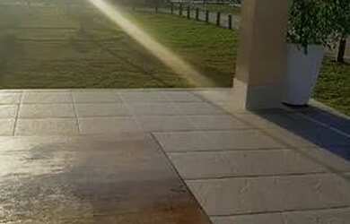 Imagem: A casa em condomínio possui 2 Dormitórios, 1 Banheiro, 2 Vagas