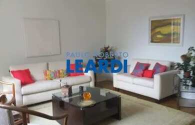 Imagem: O apartamento possui 2 Dormitórios, 3 Banheiros, 1 Vaga na