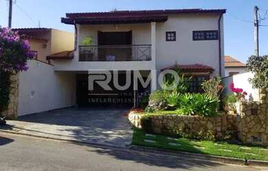 Imagem: A casa em condomínio possui 4 Dormitórios, 4 Banheiros, 4