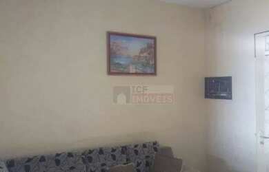 Imagem: A casa possui 3 Dormitórios, 2 Banheiros, 2 Vagas na garagem