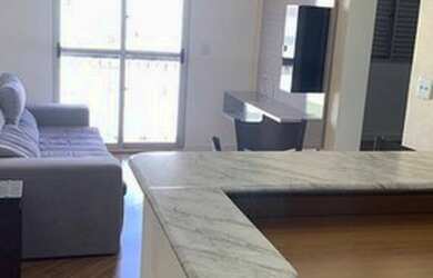 Imagem: O apartamento possui 2 Dormitórios, 1 Banheiro, 1 Vaga na garagem