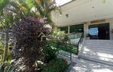 Imagem: O apartamento possui 3 Dormitórios, 4 Banheiros, 2 Vagas na