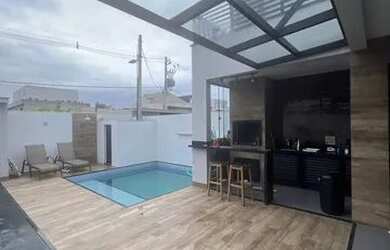 Imagem: A casa em condomínio possui 3 Dormitórios, 5 Banheiros, 2