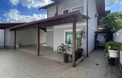 Imagem: A casa possui 3 Dormitórios, 3 Banheiros, 3 Vagas na garagem