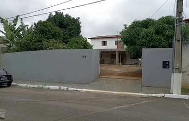 Imagem 4: Casa. 570m² de Áreae4 Vagas na garagem