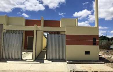 Imagem: A casa possui 2 Dormitórios, 1 Banheiro e está localizado