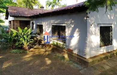 Imagem: A casa possui 2 Dormitórios, 2 Banheiros, 5 Vagas na garagem