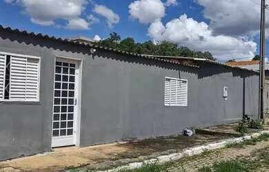 Imagem: A casa em condomínio possui 2 Dormitórios, 2 Banheiros, 2