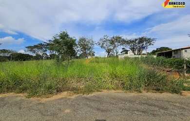 Imagem: O terreno possui 500m² de Área e está localizado em Área