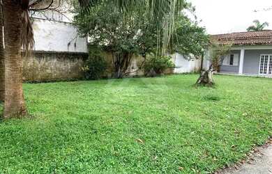 Imagem: A casa possui 2 Dormitórios, 2 Banheiros, 4 Vagas na garagem