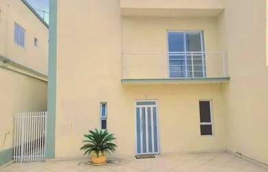 Imagem: A casa em condomínio possui 4 Dormitórios, 5 Banheiros, 3