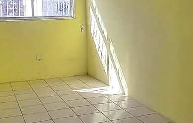 Imagem: A casa possui 2 Dormitórios, 1 Banheiro e está localizado