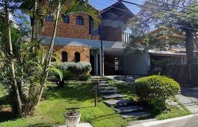 Imagem: A casa em condomínio possui 4 Dormitórios, 2 Banheiros, 4