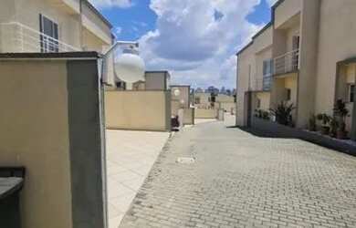 Imagem: A casa em condomínio possui 4 Dormitórios, 5 Banheiros, 4