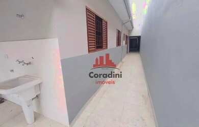 Imagem: A casa possui 2 Dormitórios, 2 Banheiros, 2 Vagas na garagem