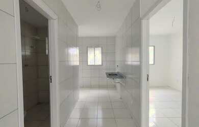 Imagem: A casa possui 4 Dormitórios, 2 Banheiros, 2 Vagas na garagem