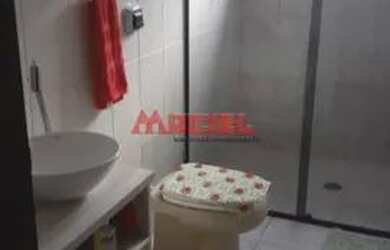 Imagem: A casa em condomínio possui 3 Dormitórios, 3 Banheiros, 2