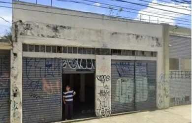 Imagem: O depósito possui 485m² de Área e está localizado em Água