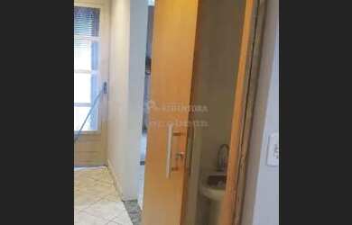 Imagem: A casa em condomínio possui 2 Dormitórios, 2 Banheiros, 1