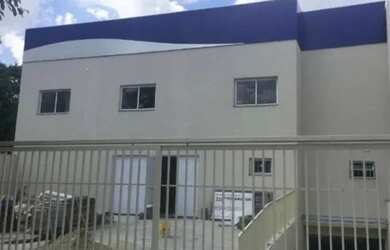 Imagem: O depósito possui 5 Vagas na garagem, 1048m² de Área e está