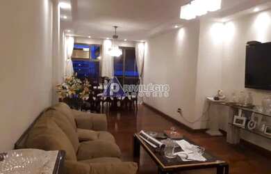 Imagem: O apartamento possui 4 Dormitórios, 2 Banheiros, 2 Vagas na