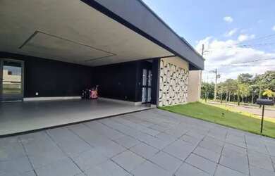 Imagem: A casa em condomínio possui 4 Dormitórios, 5 Banheiros, 4