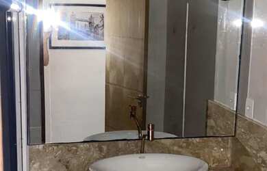 Imagem: A casa possui 2 Dormitórios, 1 Banheiro, 1 Vaga na garagem