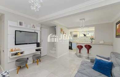 Imagem: A casa em condomínio possui 4 Dormitórios, 1 Banheiro, 3 Vagas