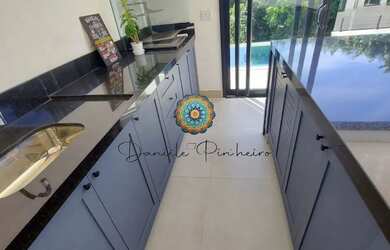 Imagem: A casa em condomínio possui 3 Dormitórios, 5 Banheiros, 4