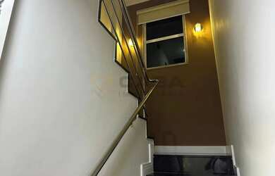 Imagem 12: LNC-Seu Novo Lar Casa Duplex em Jardim Camburi, Perfeita para Famílias...