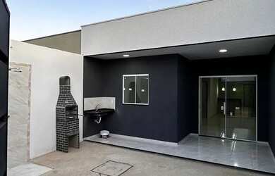 Imagem: A casa possui 3 Dormitórios, 2 Banheiros, 1 Vaga na garagem