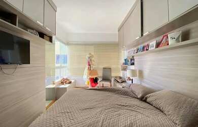 Imagem 9: Apto 03 quartos, suíte, +150m², mobiliado, leste/norte, box para carro. Sacada de frente.