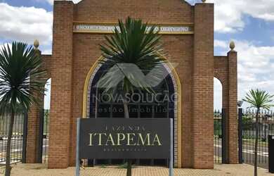 Imagem: O terreno possui 300m² de Área e está localizado em Residenciais