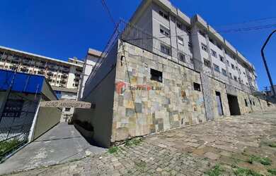 Imagem: O apartamento possui 2 Dormitórios, 1 Banheiro, 2 Vagas na