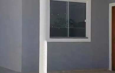 Imagem: A casa possui 3 Dormitórios, 1 Banheiro, 2 Vagas na garagem