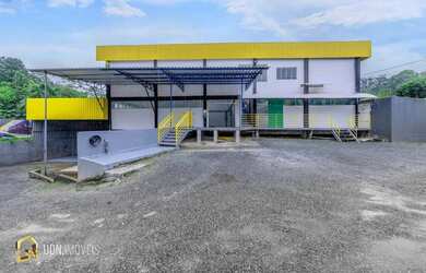 Imagem: O depósito possui 5 Vagas na garagem, 800m² de Área e está