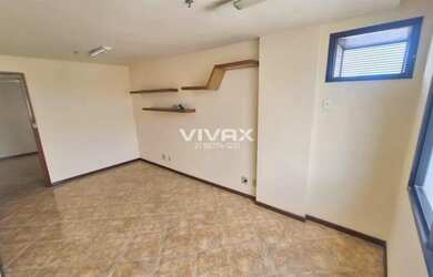 Imagem: O depósito possui 1 Vaga na garagem, 27m² de Área e está