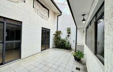 Imagem 16: Casa Térrea com Ático e 5 Quartos para Venda no Bairro Seminário Curitiba...