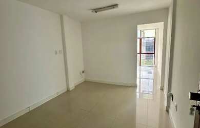 Imagem: O depósito possui 2 Vagas na garagem, 85m² de Área e está