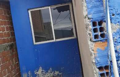 Imagem: A casa possui 2 Dormitórios e 1 Banheiro e está localizado