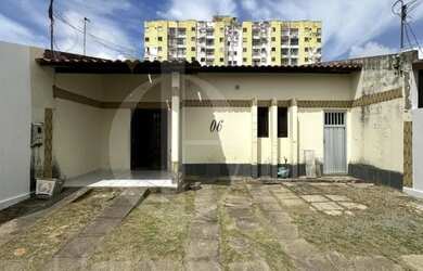 Imagem: A casa em condomínio possui 3 Dormitórios, 2 Banheiros, 2