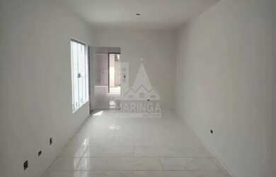 Imagem: A casa possui 3 Dormitórios, 2 Banheiros, 1 Vaga na garagem