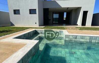 Imagem: A casa em condomínio à venda possui 3 Dormitórios, 2 Banheiros