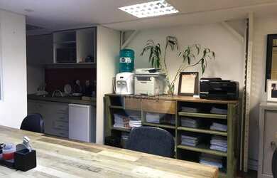 Imagem: O depósito possui 2 Vagas na garagem, 75m² de Área e está