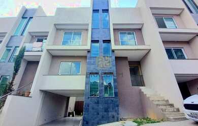 Imagem: A casa possui 4 Dormitórios, 3 Banheiros, 2 Vagas na garagem