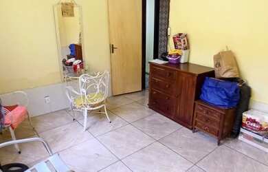 Imagem: A casa possui 5 Dormitórios, 4 Banheiros, 4 Vagas na garagem