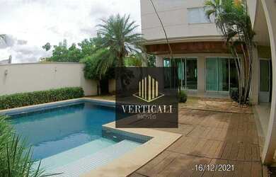 Imagem: A casa em condomínio possui 5 Dormitórios, 5 Banheiros, 4