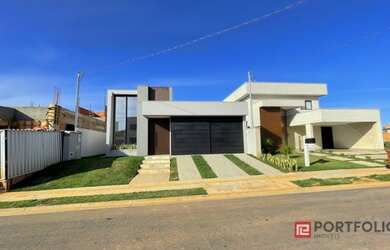 Imagem: A casa em condomínio possui 3 Dormitórios, 4 Banheiros, 4