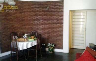 Imagem: A casa possui 2 Dormitórios, 1 Banheiro, 3 Vagas na garagem